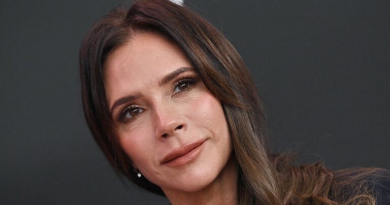 Victoria Beckham’s Loose White Jeans Are Surprisingly Slimming