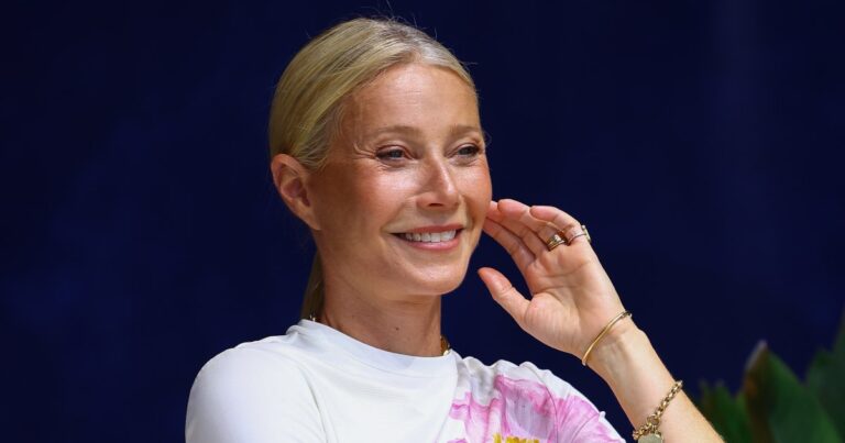 Gwyneth Paltrow Proved Airport Outfits Can Be Comfy and Chic