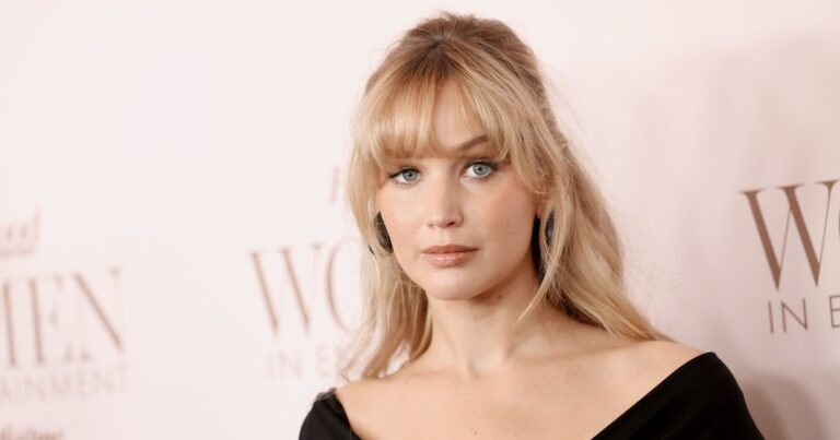 Get Jennifer Lawrence’s Striped French Girl Top Look for Just $20