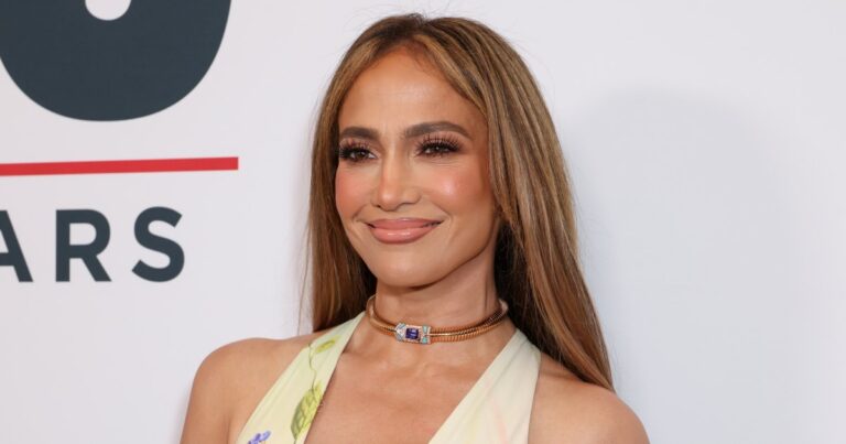 Jennifer Lopez’s Luxe Floral Sundress Style Is $33 on Amazon