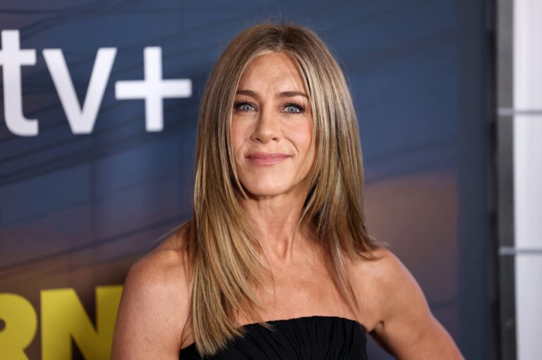 Jennifer Aniston Planning ‘Ultimate Hippie’ Wedding With Hypnotist Boyfriend: Report