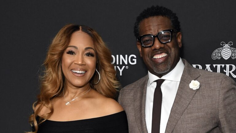 Erica Campbell Celebrates 25 Years W/ Warryn In Vow Renewal