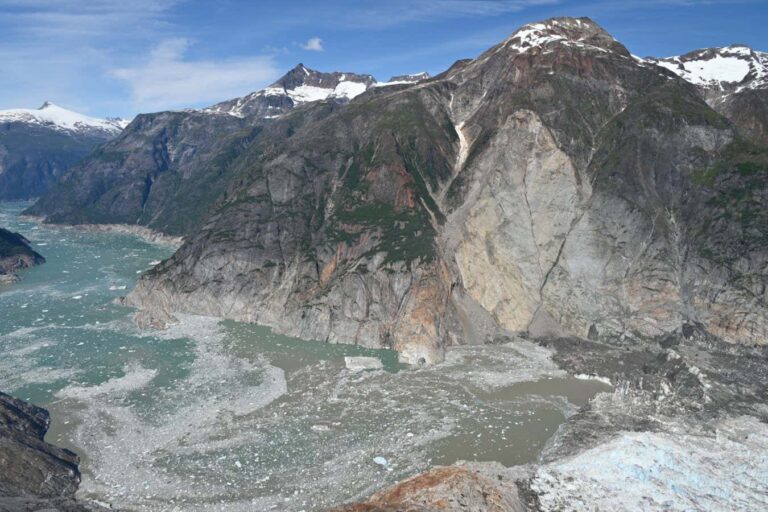 Huge landslide in Alaska caused 481m-high tsunami