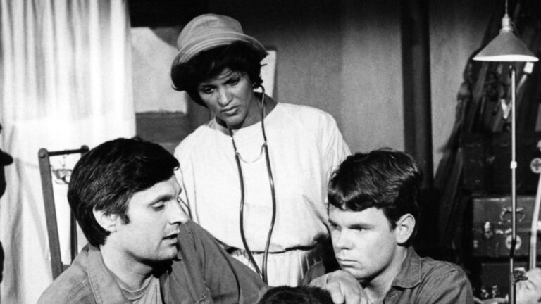 Gwen Farrell Adair Dies: ‘M*A*S*H’ Actress Was 94