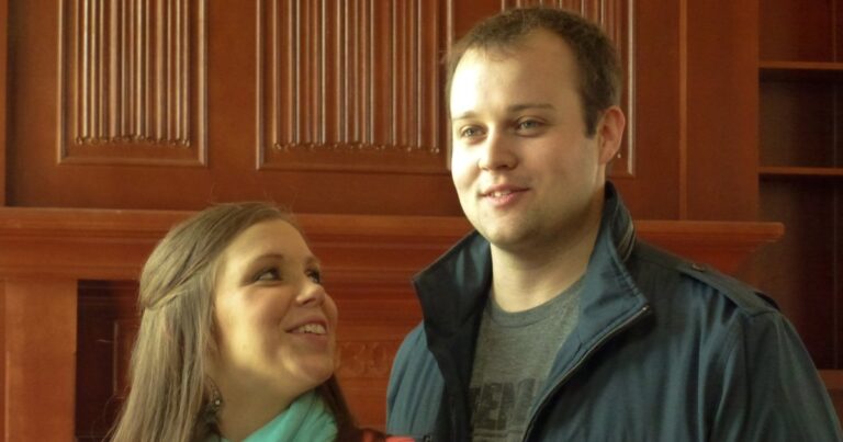 Josh Duggar Flirts With Wife Anna in Messages From Jail