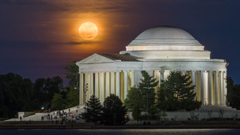 See May’s full ‘Flower Moon’ bloom in gorgeous photos from around the world