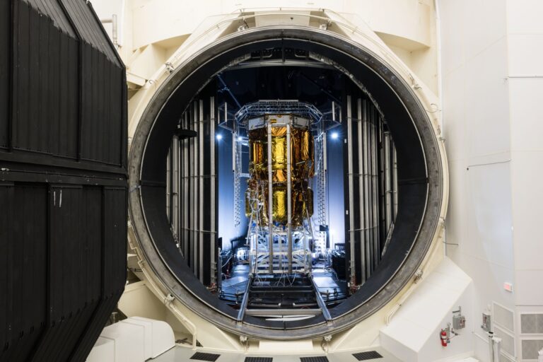 Blue Origin Moon Lander Completes Testing at NASA Vacuum Chamber