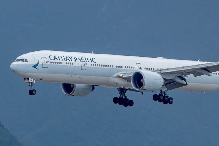 10 Injured After Severe Turbulence Hits Passenger Jet: 'Anyone Who Didn't Have Their Belts on Hit the Roof'