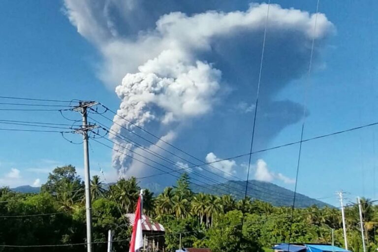 3 Dead, 15 Transported to Hospital After Volcano Eruption Traps Hikers on Slopes Near Crater
