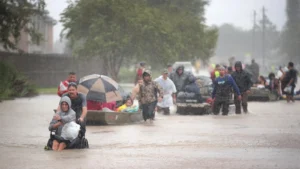 El cambio climático está intensificando las lluvias de los huracanes, contribuyendo a inundaciones mortales » Yale Climate Connections