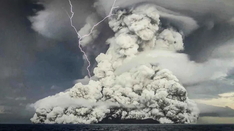 Scientists stunned as volcano cloud destroys methane in the atmosphere