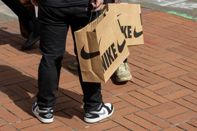 Nike on track to snap six straight sessions of gains