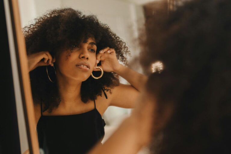 Why Sophisticated Earring Trends are Dominating Modern Celebrity Fashion