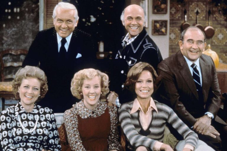 Inside the “The Mary Tyler Moore Show” Cast Lives, Nearly 50 Years Since the Series Ended