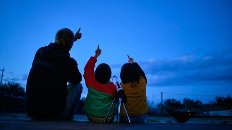 4 bright stars form a giant ‘diamond’ in the May night sky: Here’s how to find it