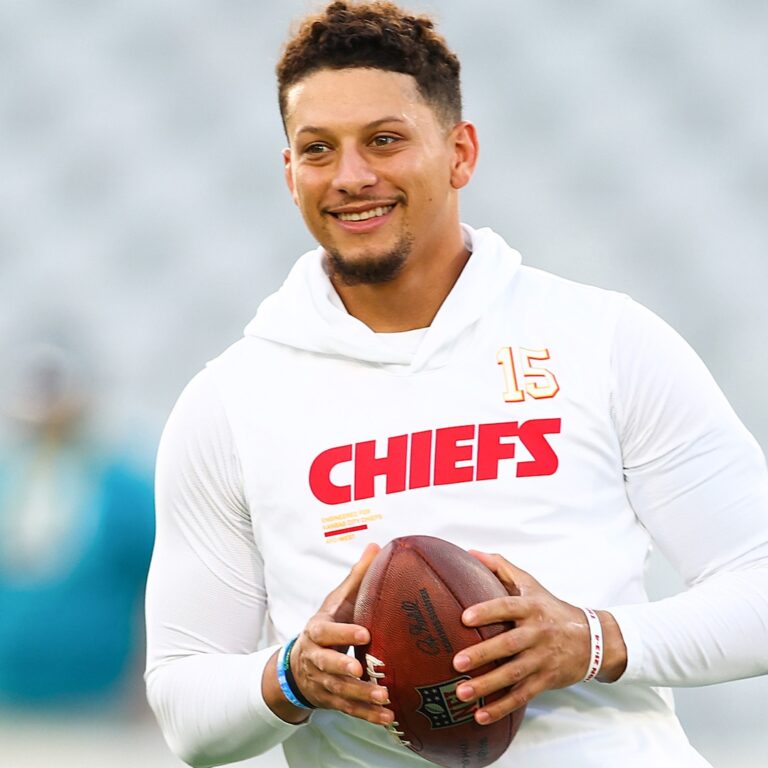 Patrick Mahomes Signs $504 Million Contract, Biggest in NFL History