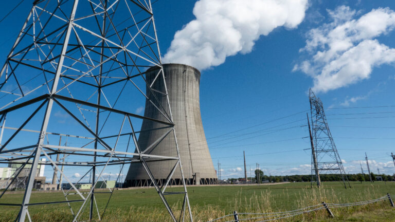 Minnesota lawmakers consider lifting ban on new nuclear power plants » Yale Climate Connections