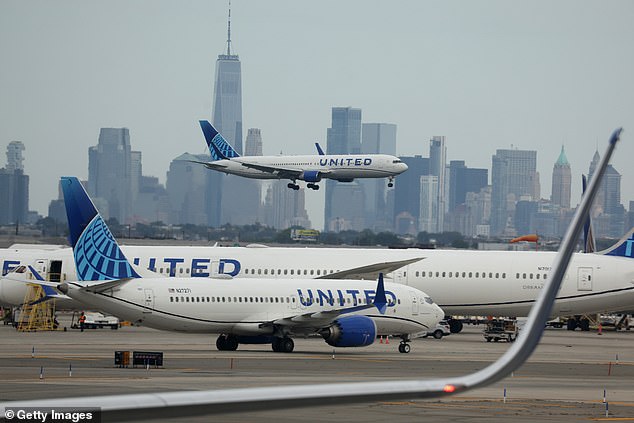 Careless passenger causes international flight to make U-turn after using four-letter word to name his Bluetooth device