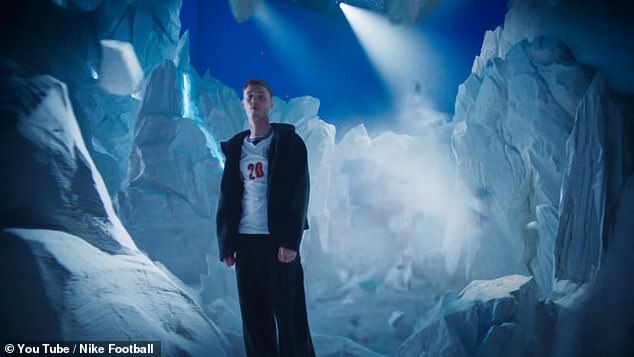 That’s awkward! Cole Palmer appears in new star-studded Nike ‘rip the script’ World Cup advert after being left out of England’s squad