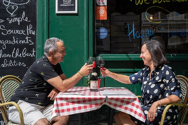 Iconic London restaurant Le Garrick rolls its prices back to 1986 to celebrate 40th anniversary – but it’s for one day only