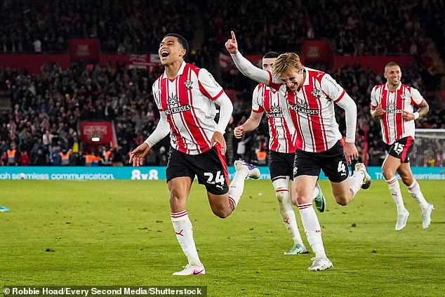 Leeds weigh up bid for Southampton star, Man City in talks over signing 18-year-old PSG defender… and Man United eye double swoop at West Ham: TRANSFER WINDOW WATCH