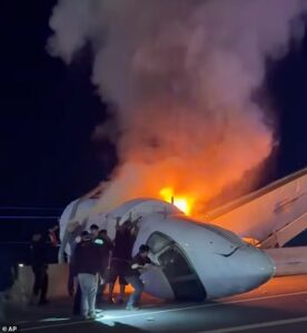 One killed in fiery plane crash on Texas highway as footage shows first responders’ desperate rescue attempt