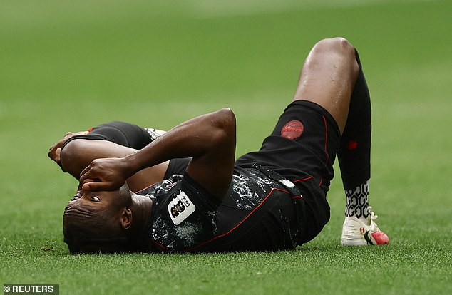 Canada star suffers sickening injury in World Cup game vs Qatar as horrified coach screams: ‘His leg is hanging off’