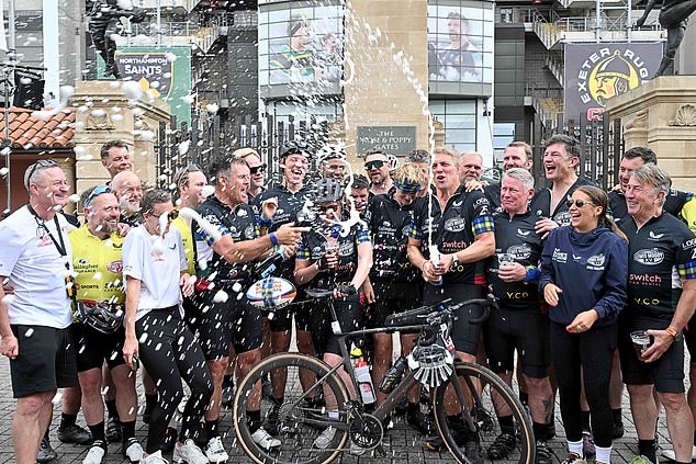 England rugby legend Lewis Moody given hero’s welcome at Premiership final after 500-mile charity cycle for MND