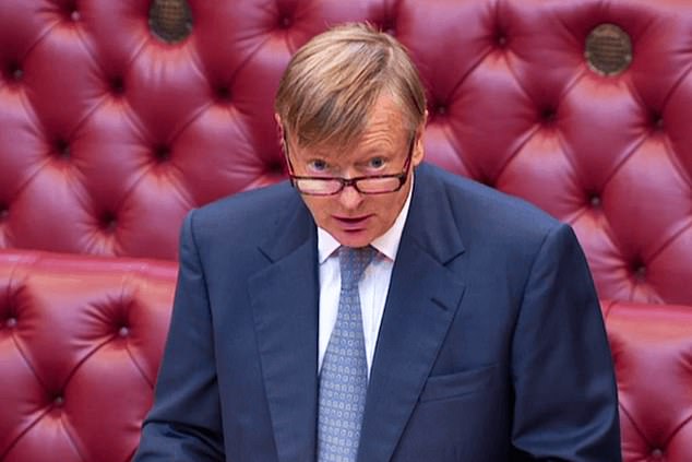 Under-18s should now be barred from ‘doomscrolling’ on phones after 9pm watershed, urges ex-minister who prompted Keir Starmer’s tech U-turn