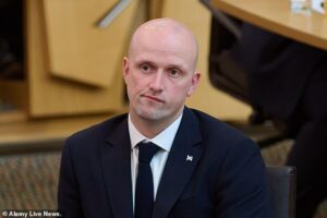 STEPHEN DAISLEY: Both are duds but Starmer and Swinney are hardly all that much worse than the flimsy and narcissistic Burnham and Flynn…