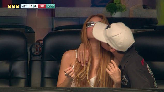 Fans relieved to learn truth about ‘man forcing kiss’ on Shakira at World Cup game