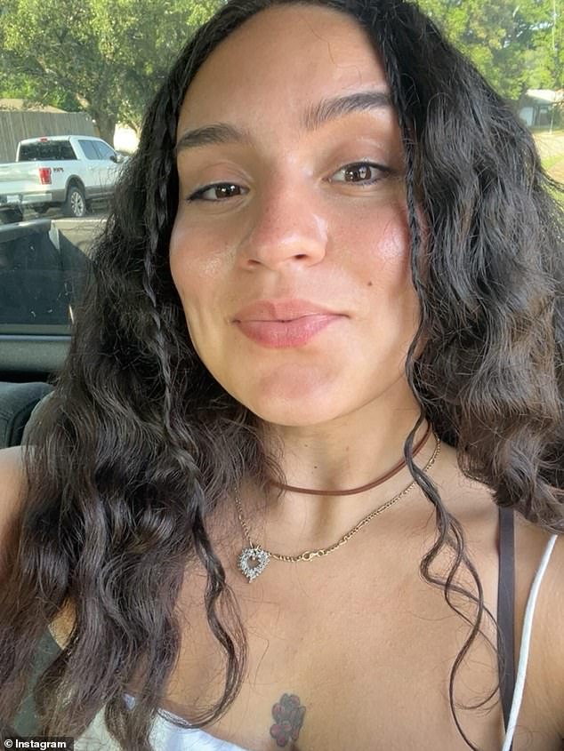 Outraged Texas mom threatens to sue restaurant that kicked her out for breastfeeding her baby while ‘exposing’ herself with no blanket or cover