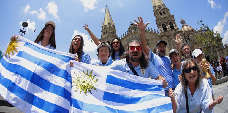 Uruguay vs Spain – World Cup Group H LIVE: Pressure is on for Marcelo Bielsa as South Americans face MUST-WIN prospect against tournament favourite