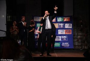 Grinning Mamdani weighs in on Constitution change that would allow him to run for president