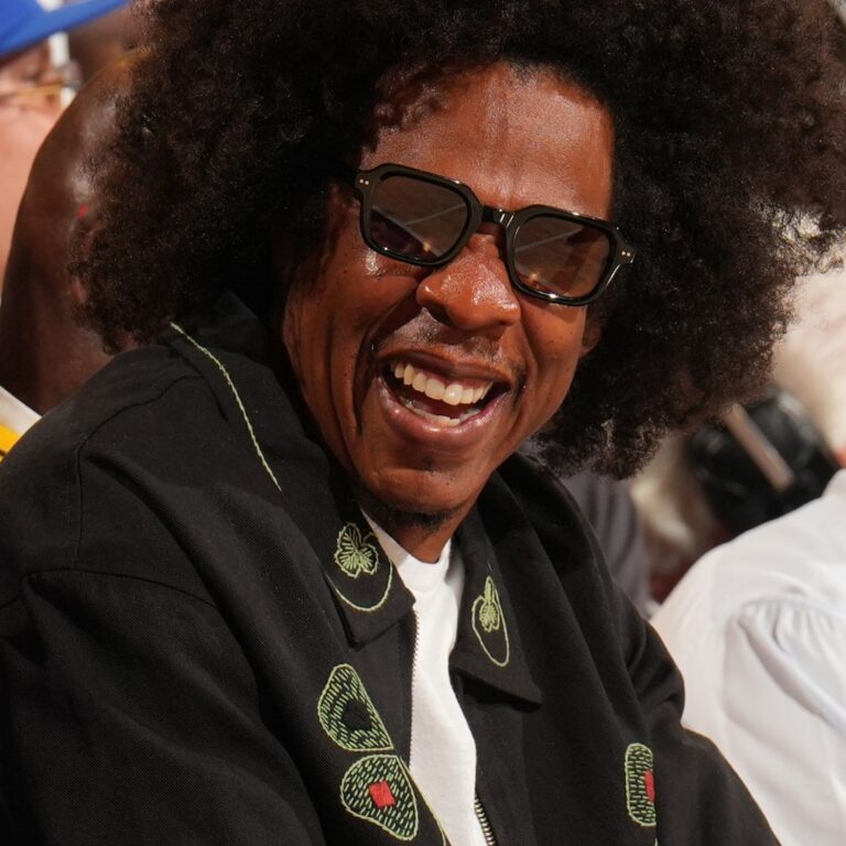 Jay-Z Shows Afro Hair Transformation at Knicks, Spurs Game 3