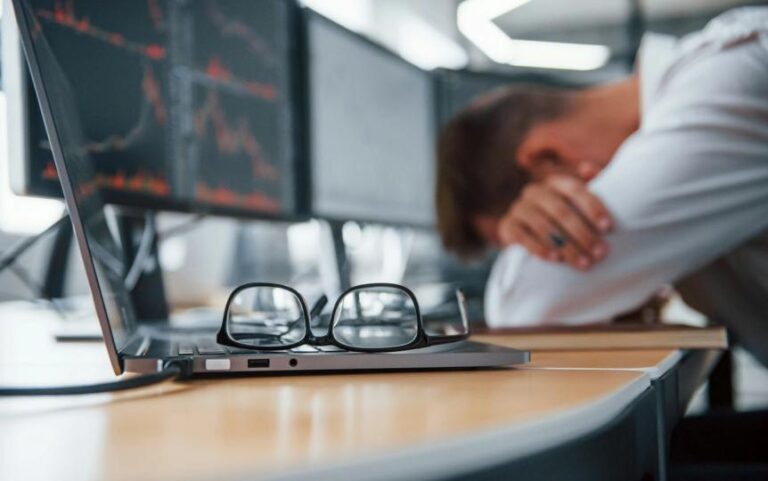 Zcash (ZEC), Hyperliquid (HYPE) tokens lead losses as traders bet against a bitcoin (BTC) price bounce