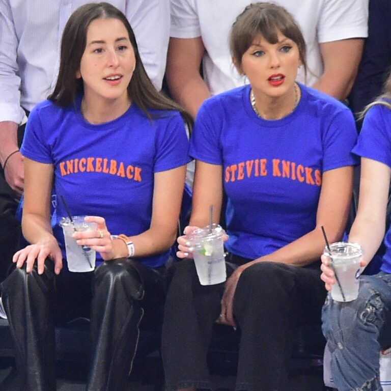 Alana Haim Made Taylor Swift’s Punny Knicks T-Shirt With Screen Printing