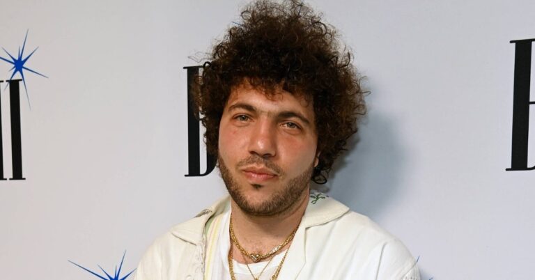 Woah, People Can’t Believe Their Eyes After Seeing New Footage Of Benny Blanco’s Viral Half-Shaven Look