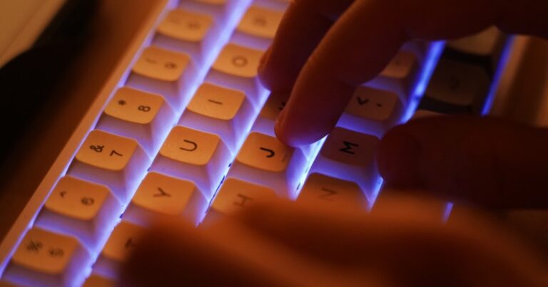 Is the 20-20-20 Rule for Eye Strain Effective? Studies Explain