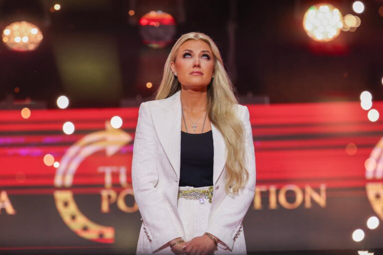Protester Dresses Up as Charlie Kirk, Re-Enacts Murder at Event Hosted By Erika Kirk