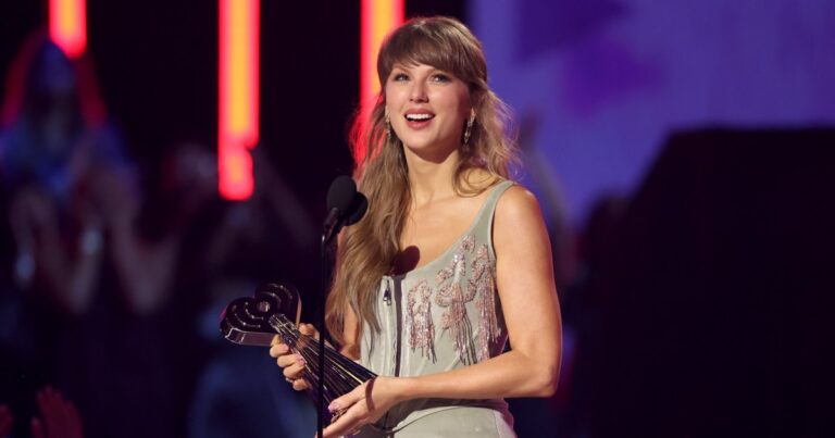 Taylor Swift Is Richest Female Musician With $2B Net Worth