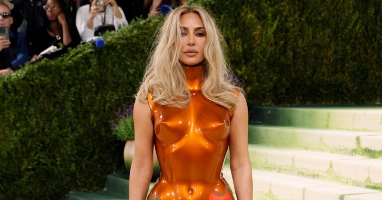 Kim Kardashian’s Hairstylist-Approved Blowout Tool Is Finally on Sale