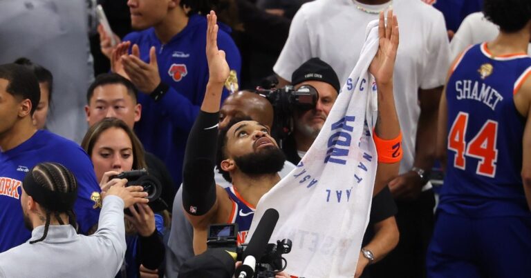 Knicks’ Karl-Anthony Towns ‘Prayed’ to Late Mom for Key Play