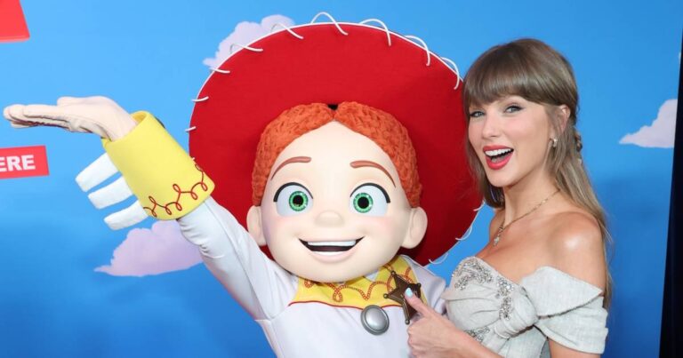 Taylor Swift Rocks Western Dress at Toy Story 5 Premiere