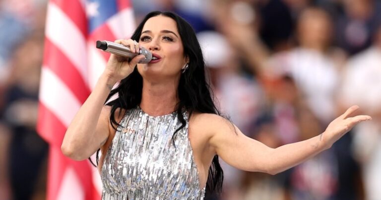 Katy Perry ‘Rejects’ Calls From Her Exes on Stage