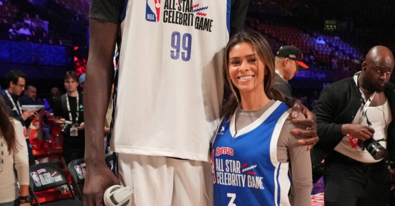 These Photos Of The Tallest NBA Players Next To Regular People Are Genuinely Hard To Comprehend