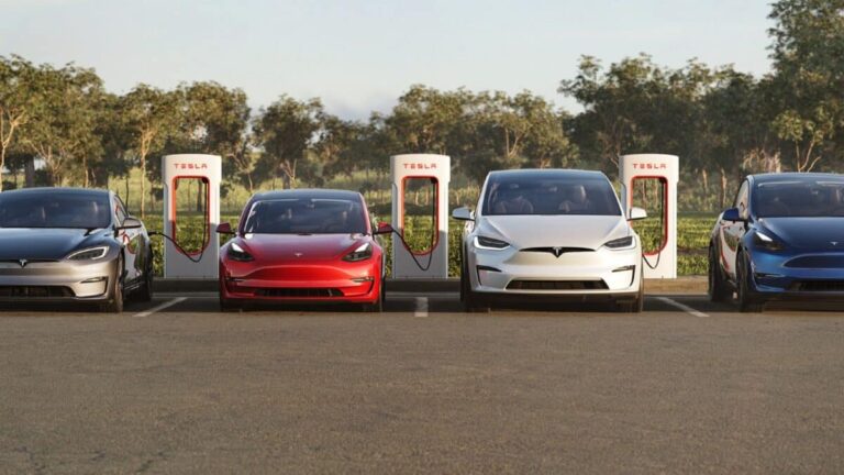 I missed out on Tesla stock. So should I buy SpaceX?