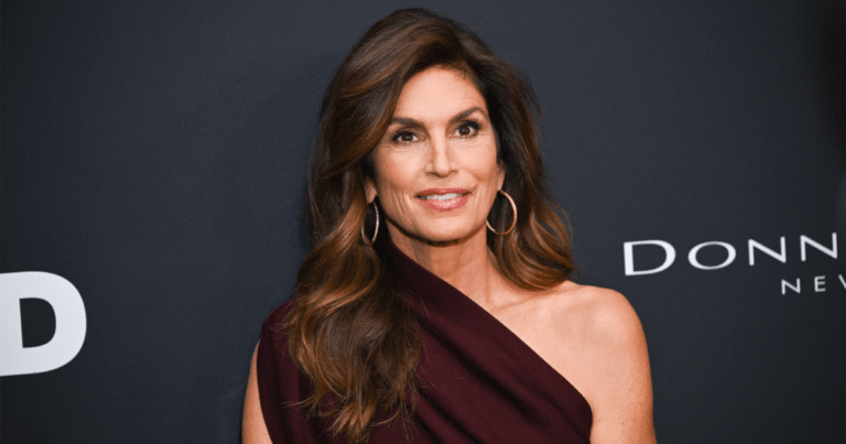 Cindy Crawford Wore the Anti-Denim Trend Women Over 50 Love