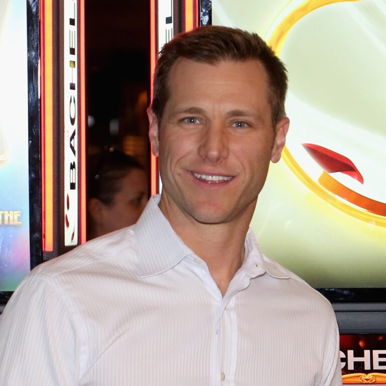 The Bachelor’s Jake Pavelka Marries Fiancée Aimee 2 Years After Meeting