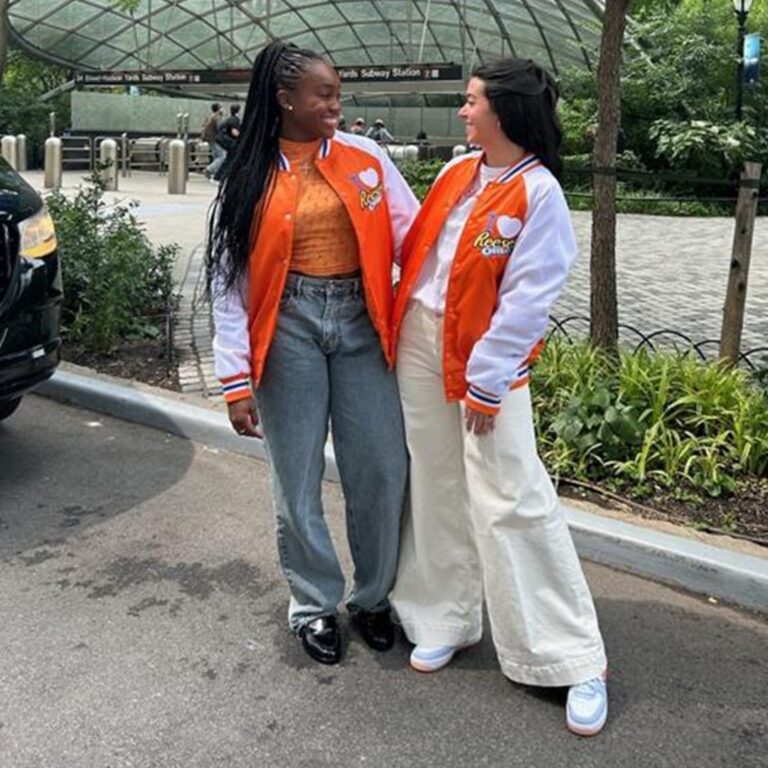 Knicks Wives Ali Brunson, Shannon Hart on MSG Celebrity Row